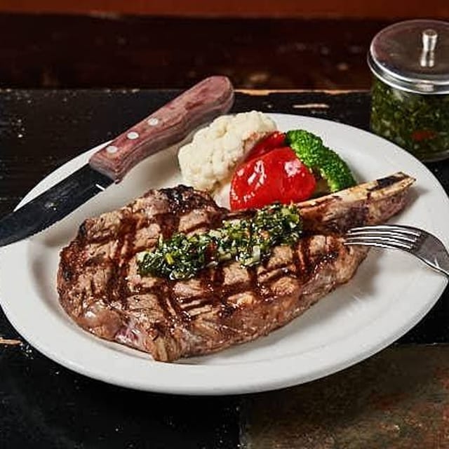 U.S.D.A Prime T-Bone 32 Oz (Dry Aged).